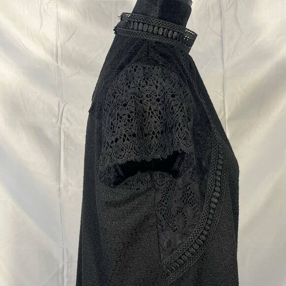 Cable and Gauge Women’s Black detailed blouse - Picture 3 of 14